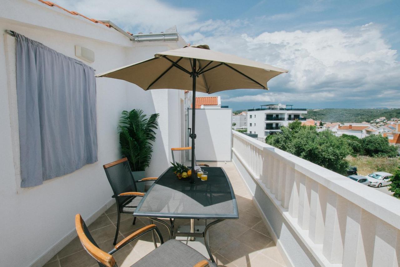 Apartment Blue Sea House