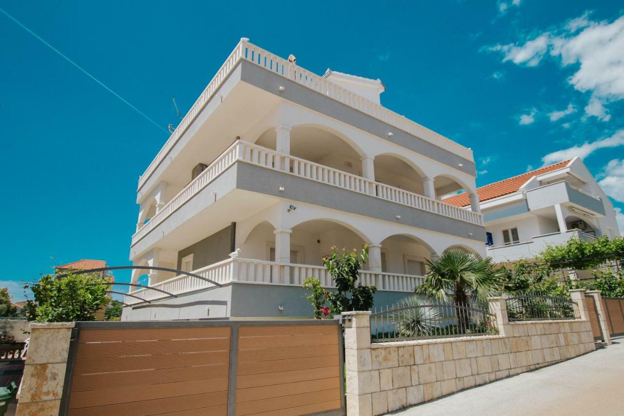 Apartment Blue Sea House *